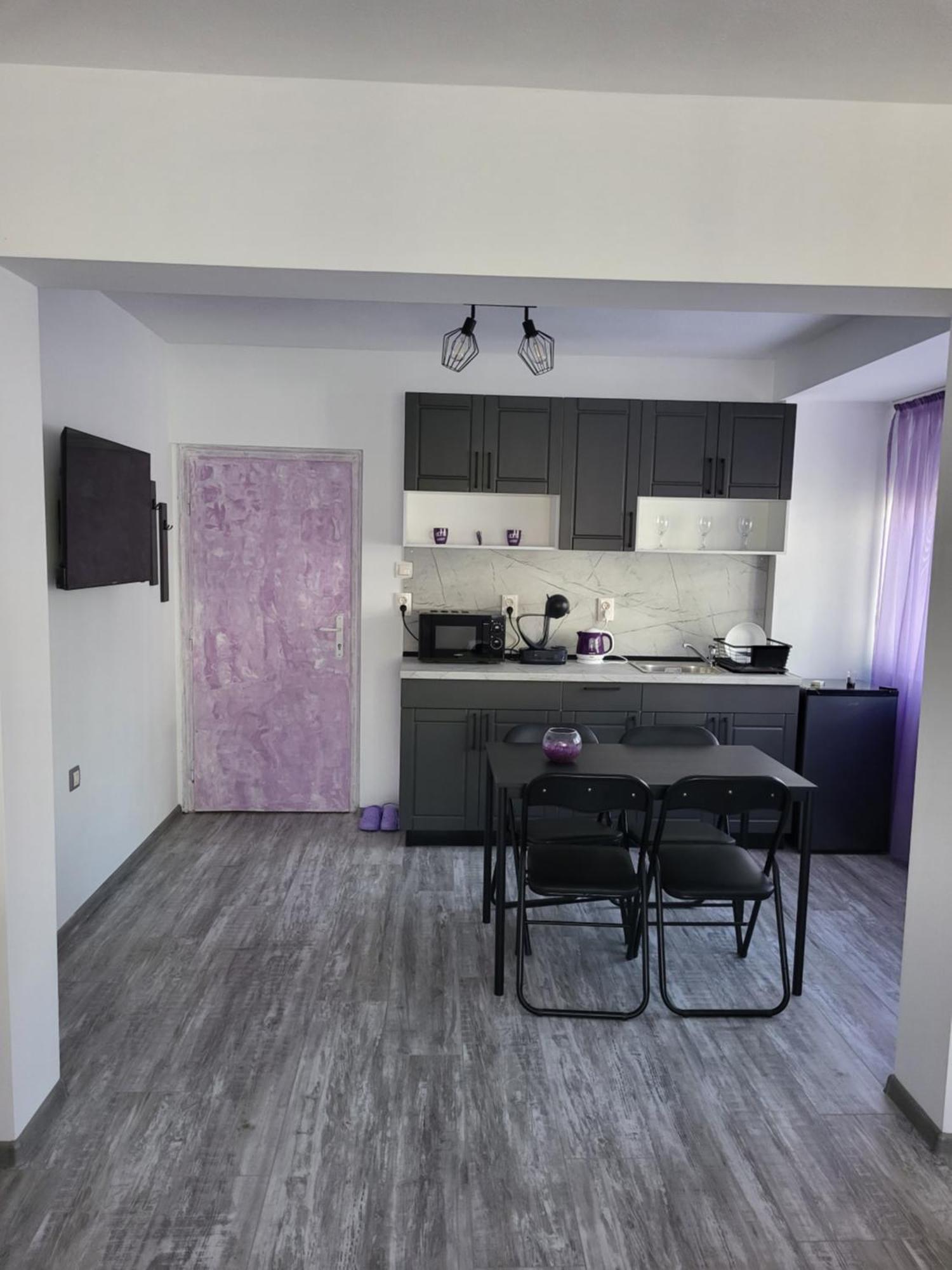 Purple Studios Veliko Tărnovo Rum bild
