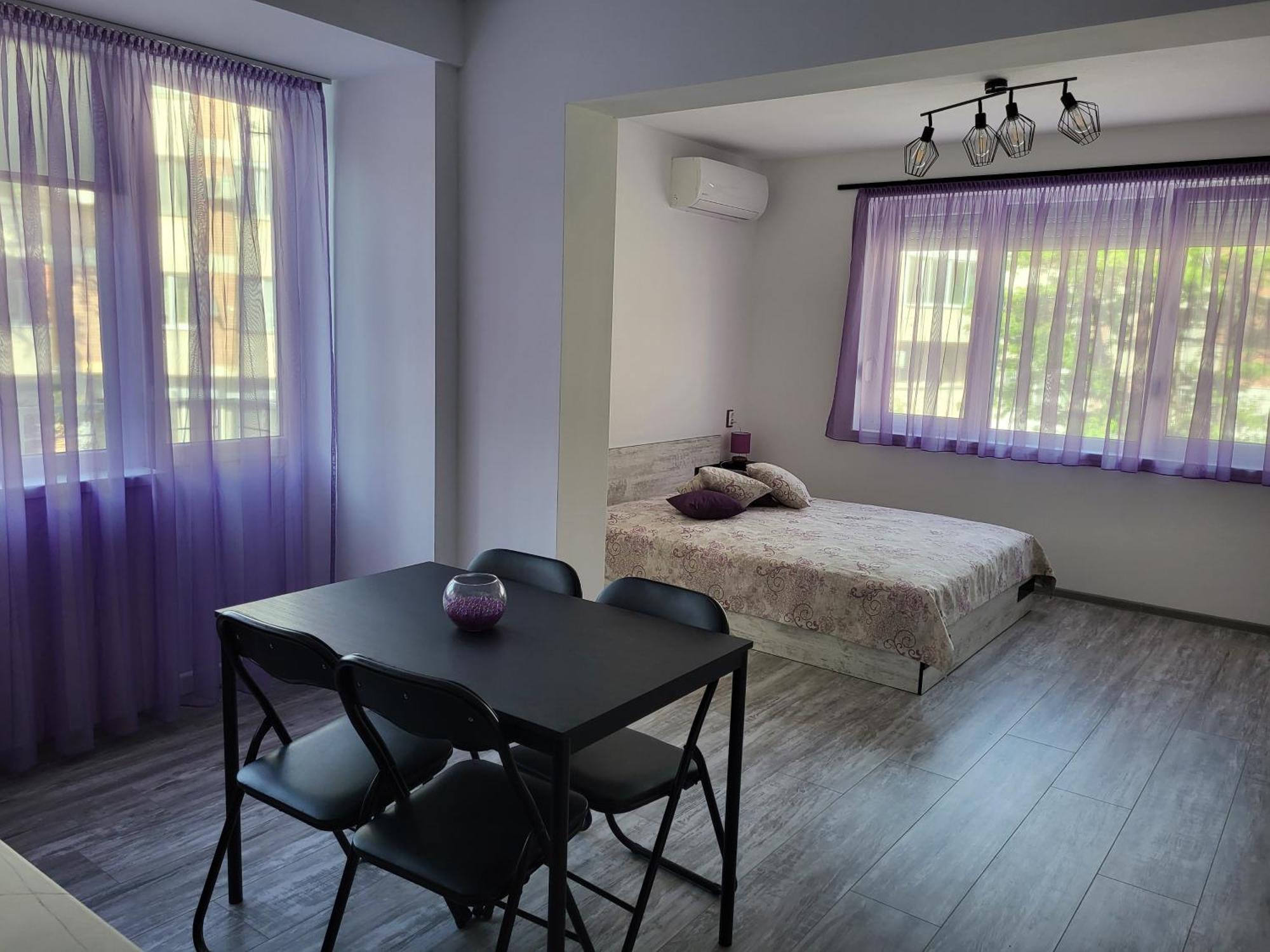 Purple Studios Veliko Tărnovo Rum bild