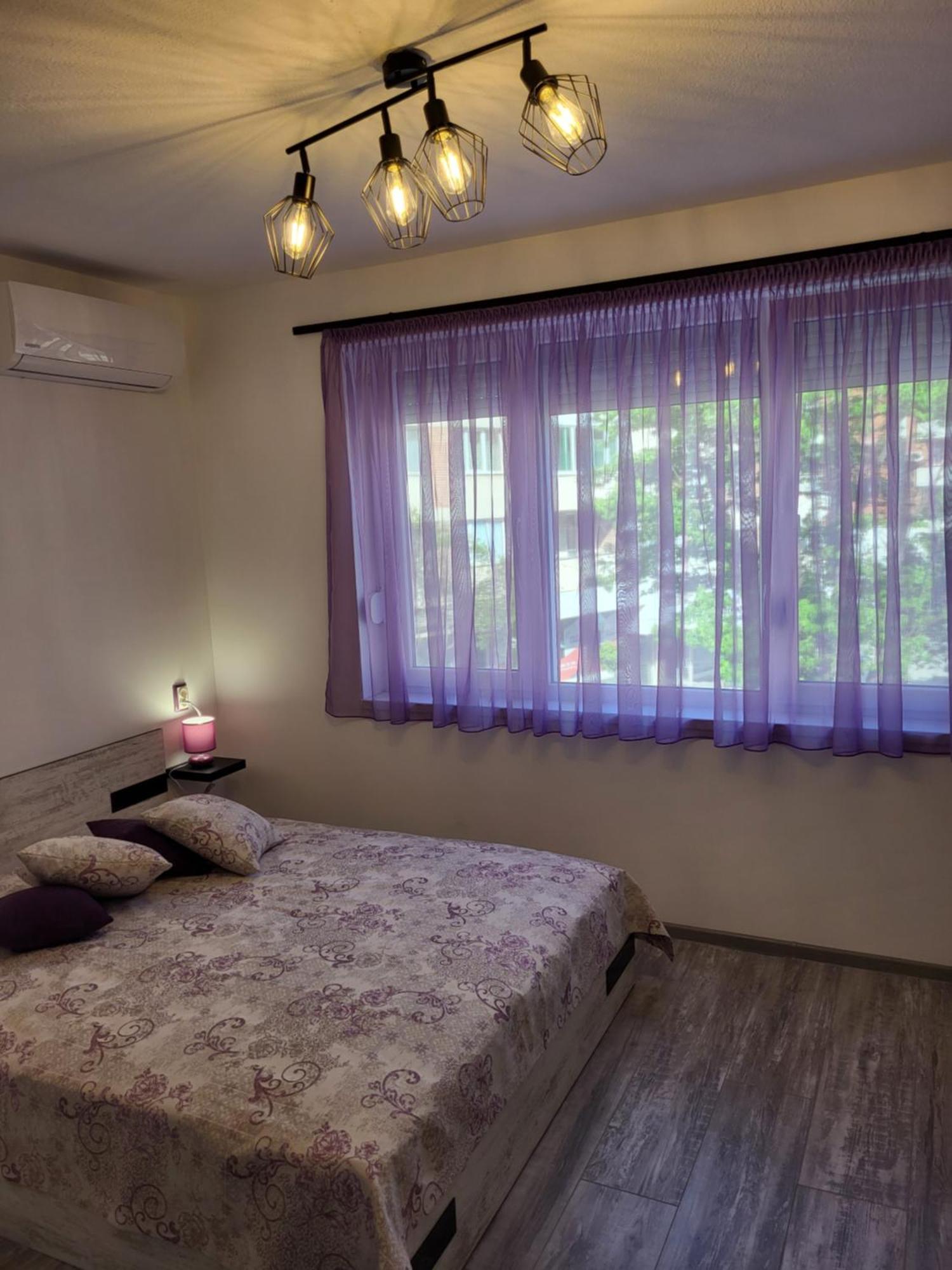 Purple Studios Veliko Tărnovo Rum bild