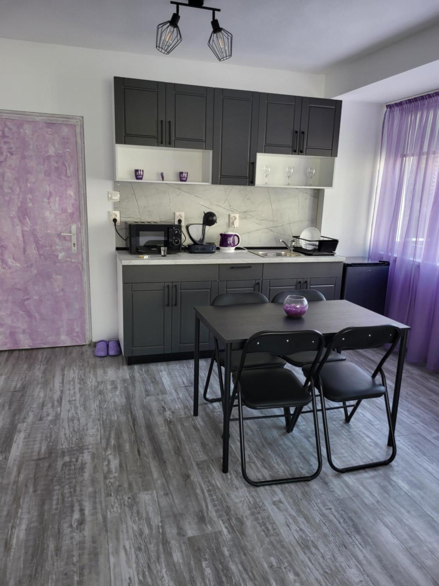 Purple Studios Veliko Tărnovo Rum bild