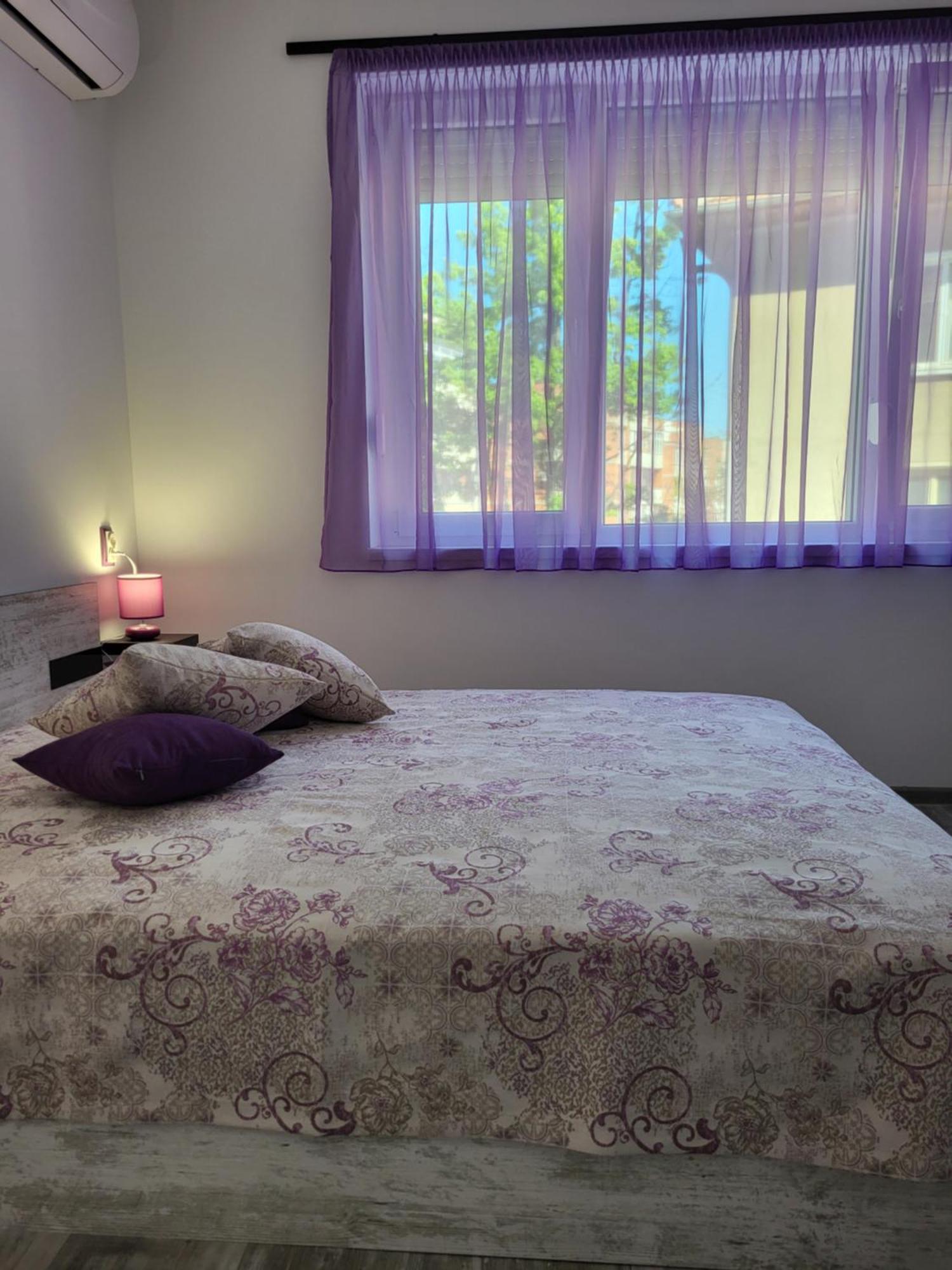 Purple Studios Veliko Tărnovo Rum bild